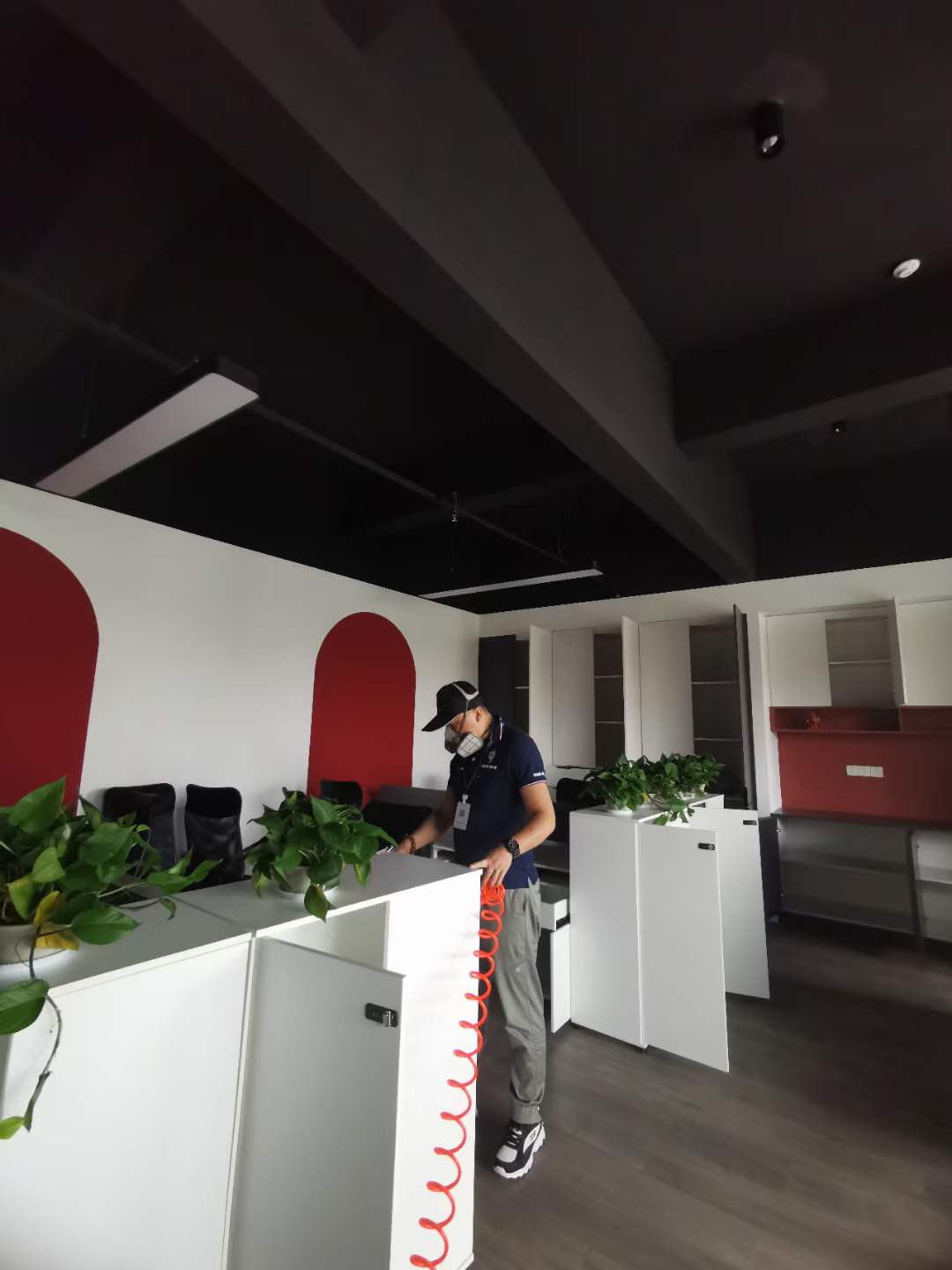 南皮醛博士龙闯电梯总部除甲醛